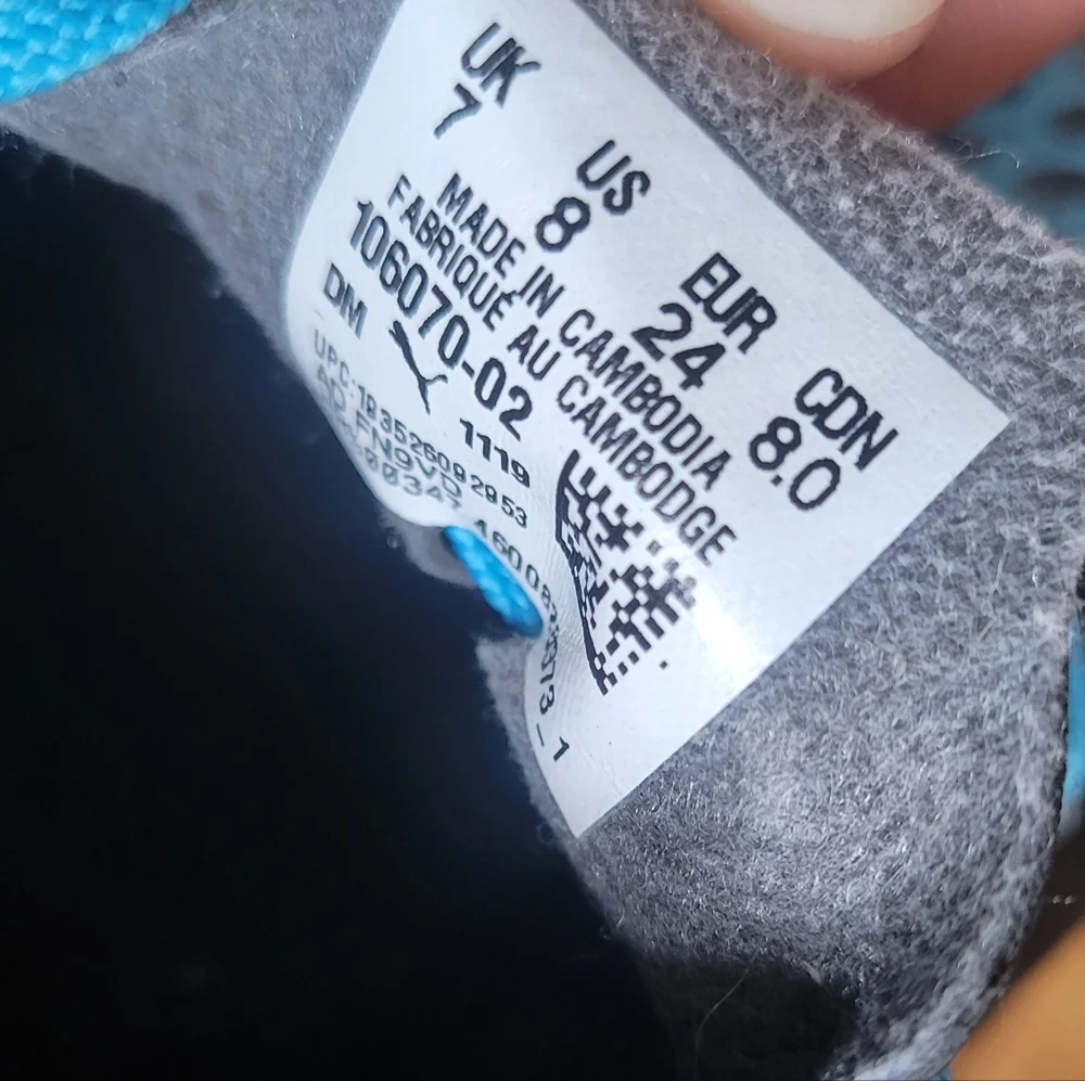 Puma 8T Black and Blue Soccer Cleats - Picture 4 of 4